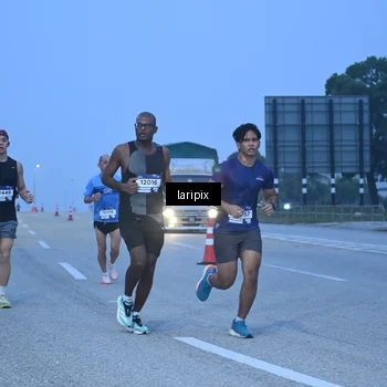 Runner Photo 7586574