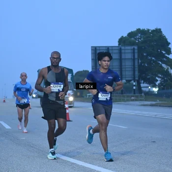 Runner Photo 7586579