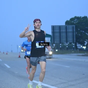 Runner Photo 7586580