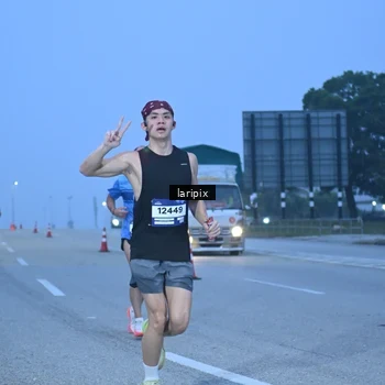 Runner Photo 7586588