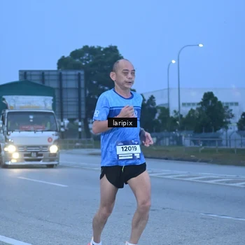 Runner Photo 7586591