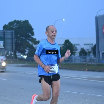 Runner Photo 7586595