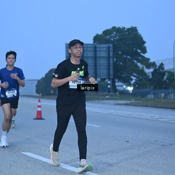 Runner Photo 7586599