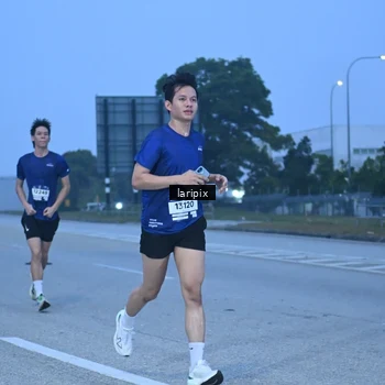 Runner Photo 7586600