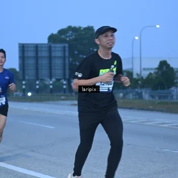 Runner Photo 7586601