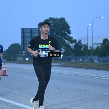 Runner Photo 7586602