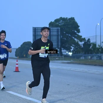 Runner Photo 7586605