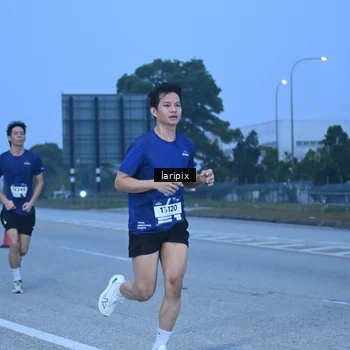 Runner Photo 7586606