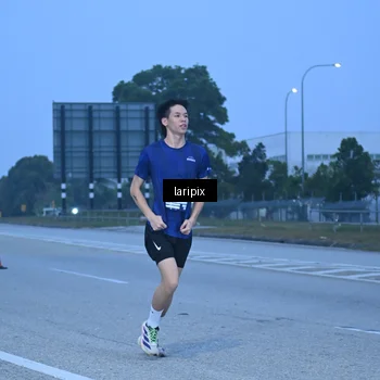 Runner Photo 7586611