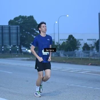 Runner Photo 7586613
