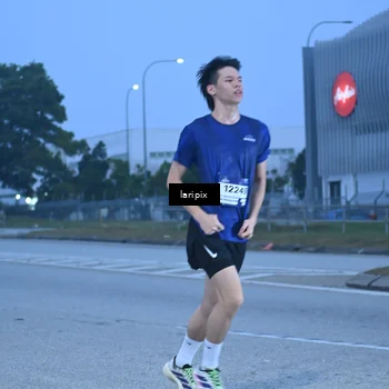 Runner Photo 7586619