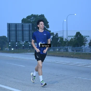 Runner Photo 7586620