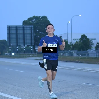 Runner Photo 7586621