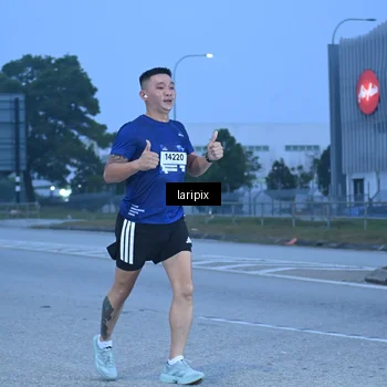 Runner Photo 7586624