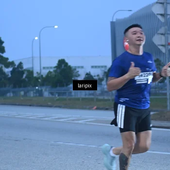 Runner Photo 7586628