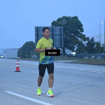 Runner Photo 7586631