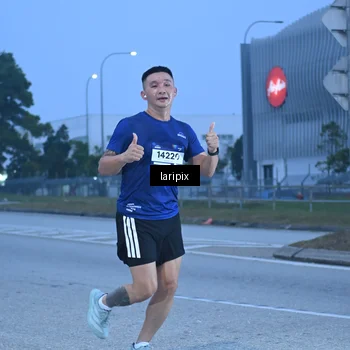 Runner Photo 7586633