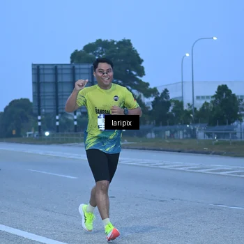 Runner Photo 7586634