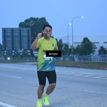 Runner Photo 7586635