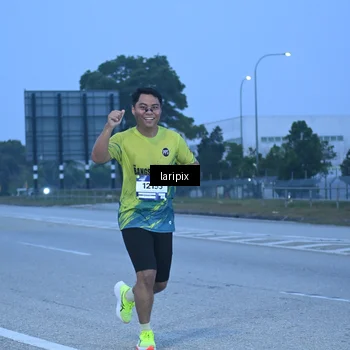 Runner Photo 7586638