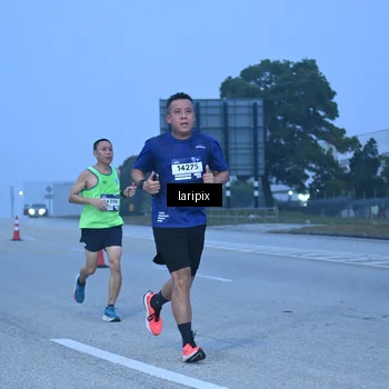 Runner Photo 7586646