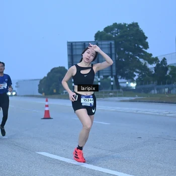 Runner Photo 7586680