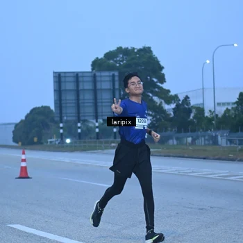 Runner Photo 7586691