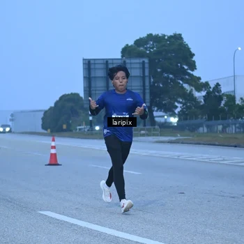 Runner Photo 7586702