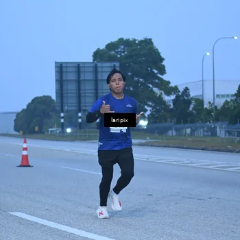 Runner Photo 7586704