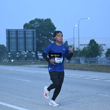 Runner Photo 7586709