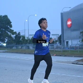 Runner Photo 7586711