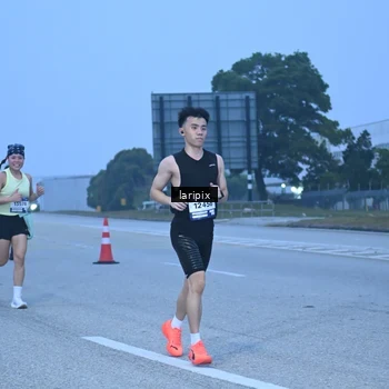 Runner Photo 7586712