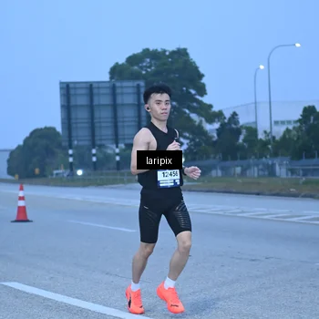Runner Photo 7586715