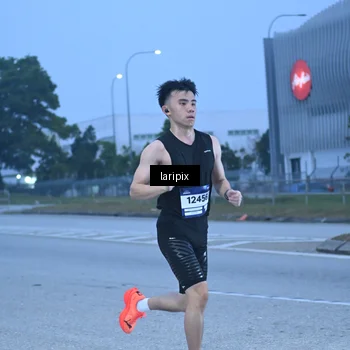 Runner Photo 7586721