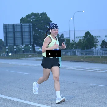 Runner Photo 7586725