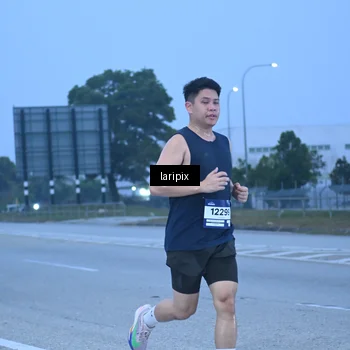 Runner Photo 7586733