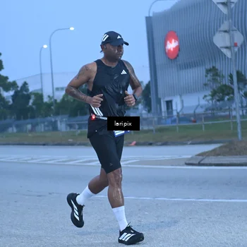 Runner Photo 7586769