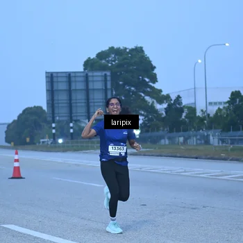 Runner Photo 7586771