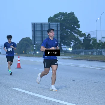 Runner Photo 7586780