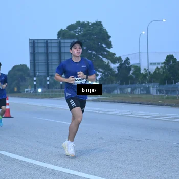 Runner Photo 7586782