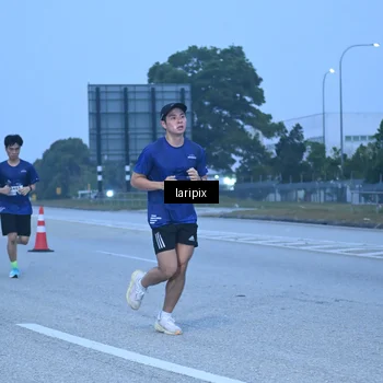 Runner Photo 7586784