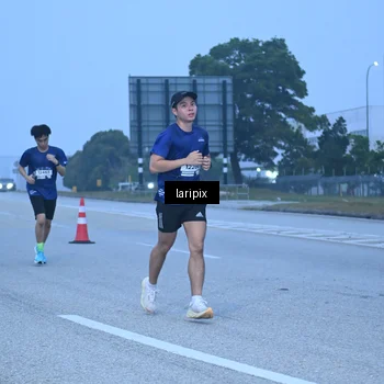 Runner Photo 7586785