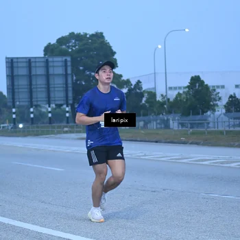 Runner Photo 7586790