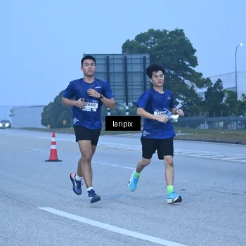 Runner Photo 7586792