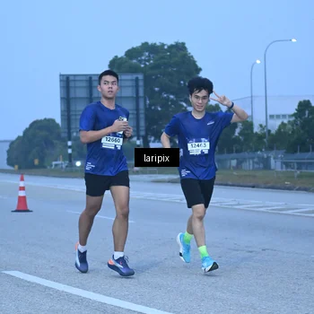 Runner Photo 7586795