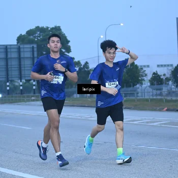 Runner Photo 7586797