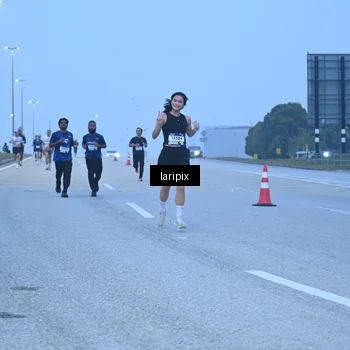 Runner Photo 7586800