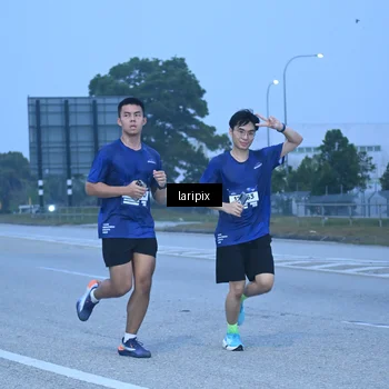 Runner Photo 7586802