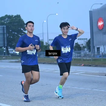 Runner Photo 7586806