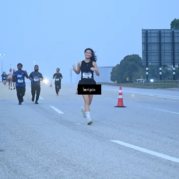 Runner Photo 7586808